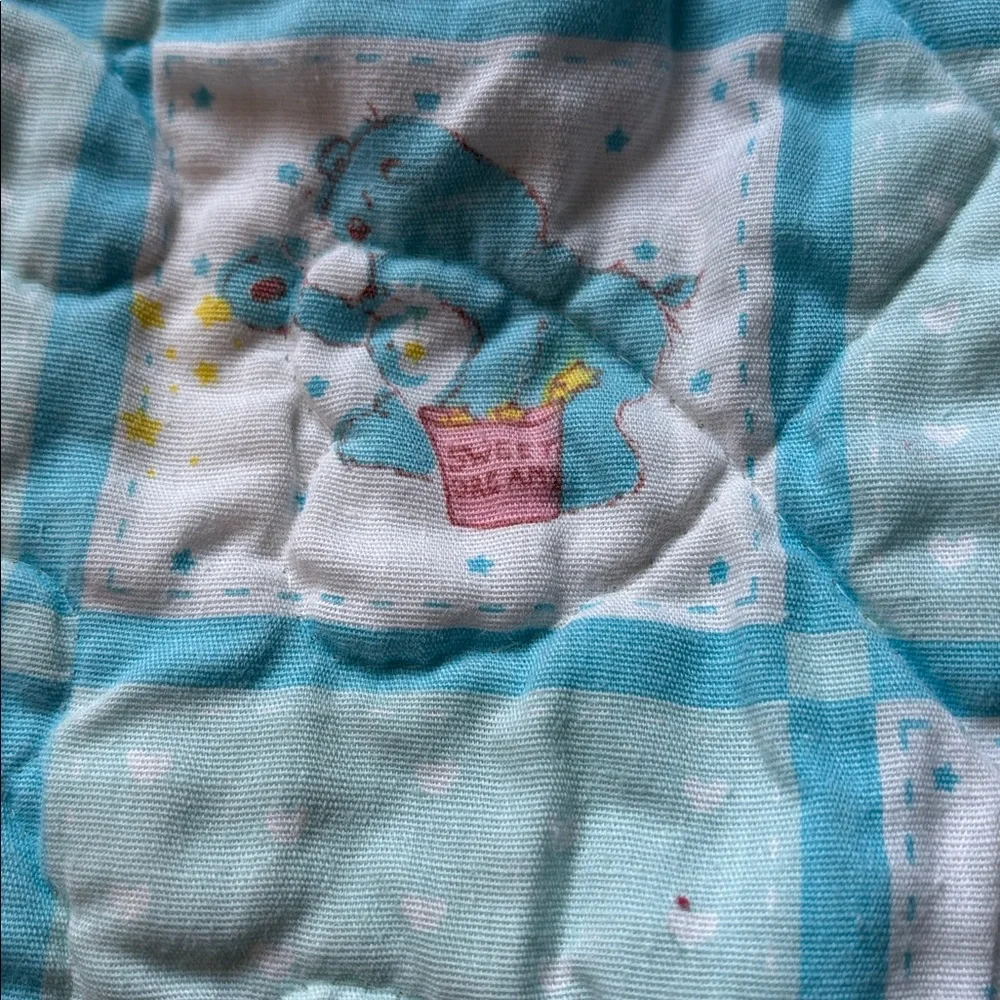 CARE BEARS VINTAGE PRE OWNED HANDMADE NURSERY BABY QUILT 29 X 41